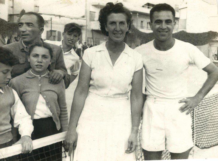 1930s photo of two tennis players a man and woman